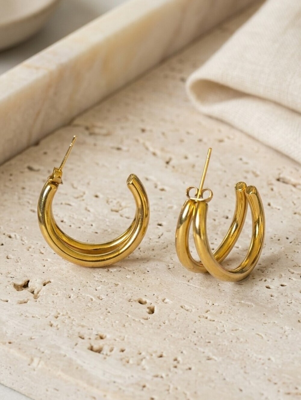 18K Gold Plated 316L Steel Chunky Double C Split Hoop Earrings 1" - Picture 5 of 16